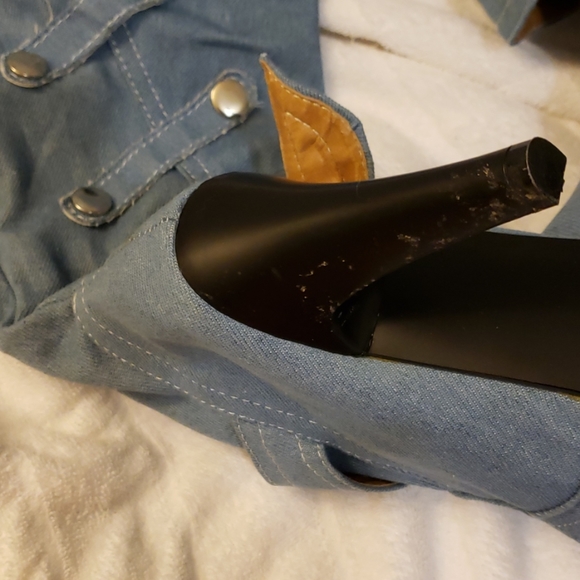 Boots - Picture 5 of 6